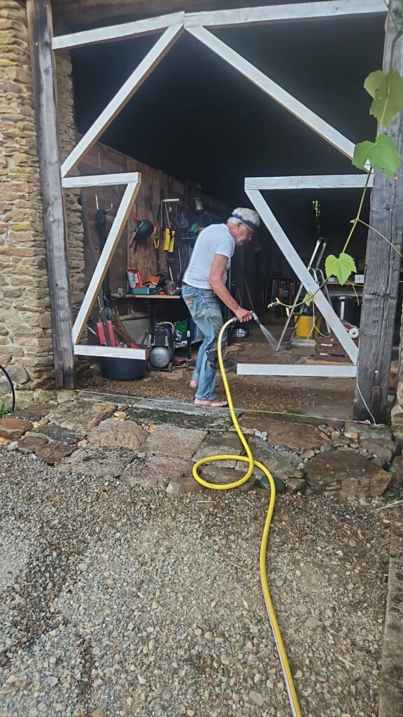 het frame voor de nieuwe schuurdeuren